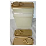 Large Collection of Vintage Tupperware - Lot 2