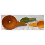 Large Collection of Vintage Tupperware - Lot 2