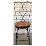 Vintage Ice Cream Parlor Table and 4 Chairs Vintage Ice Cream Parlor Table and 4 Chairs