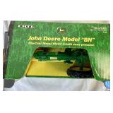 1/16 Pair of ERTL John Deere Die Cast Tractors: Moedl BN (2001 Country Heritage Day) and Model A 1/16 Pair of ERTL John Deere Die Cast Tractors: Moedl BN (2001 Country Heritage Day) and Model A