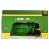 1/32 ERTL Battery Operated 4 Wheel Drive Tractor Stock #5582 and 1/16 1947 Model BW ERTL #45300 1/32 ERTL Battery Operated 4 Wheel Drive Tractor Stock #5582 and 1/16 1947 Model BW ERTL #45300