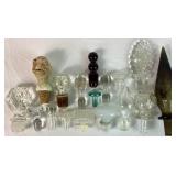 17 Decorative Stoppers - Glass and Ceramic 17 Decorative Stoppers - Glass and Ceramic