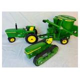 1/16 ERTL John Deere MC Crawler and 1/16 ERTL 3020 Tractor with ERTL Grinder Mixer Mill Implement 1/16 ERTL John Deere MC Crawler and 1/16 ERTL 3020 Tractor with ERTL Grinder Mixer Mill Implement