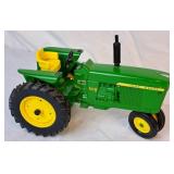 1/16 ERTL John Deere MC Crawler and 1/16 ERTL 3020 Tractor with ERTL Grinder Mixer Mill Implement 1/16 ERTL John Deere MC Crawler and 1/16 ERTL 3020 Tractor with ERTL Grinder Mixer Mill Implement