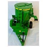 1/16 ERTL John Deere MC Crawler and 1/16 ERTL 3020 Tractor with ERTL Grinder Mixer Mill Implement 1/16 ERTL John Deere MC Crawler and 1/16 ERTL 3020 Tractor with ERTL Grinder Mixer Mill Implement