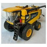 CAT 1/32 Die Cast Lexion 590R Combine Harvester CAT 1/32 Die Cast Lexion 590R Combine Harvester