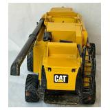 CAT 1/32 Die Cast Lexion 590R Combine Harvester CAT 1/32 Die Cast Lexion 590R Combine Harvester