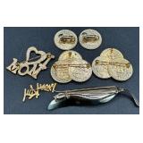 Collection of Gold & Silver Tone Pins and Clips Collection of Gold & Silver Tone Pins and Clips