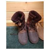 Clothing Lot - Footwear, hats, etc.
