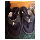Clothing Lot - Footwear, hats, etc.