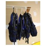 (5) Nice Stearns Adult Life Vests