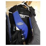 (5) Nice Stearns Adult Life Vests