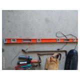 Miscellaneous Tools - Crowbars, Level, Toolbelt, Etc