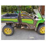 2017 John Deere 825i Gator XUV - 113 hrs