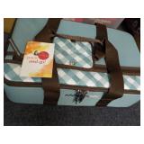 Rachael Ray Pack and Go 16 x 10 x 5... Rachael Ray Pack and Go 16 x 10 x 5...