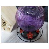 Hummingbird Feeder and Outdoor Déc... Hummingbird Feeder and Outdoor Déc...