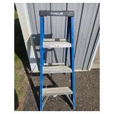 Keller 67 Series 4ft Fiberglass Step Ladder Model 674 Type II Keller 67 Series 4ft Fiberglass Step Ladder Model 674 Type II