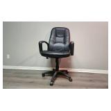 Black Adjustable Office Chair with Padded Armrests Black Adjustable Office Chair with Padded Armrests