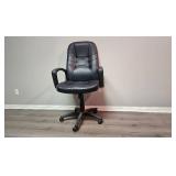 Black Faux Leather Office Chair with Armrests Black Faux Leather Office Chair with Armrests