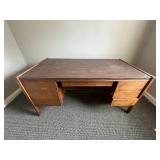 Wood Office Desk with Drawers 60in x 29in x 31in - no key Wood Office Desk with Drawers 60in x 29in x 31in - no key