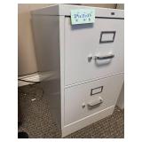 HON 2-Drawer Metal Filing Cabinet 29x18x27 Inches HON 2-Drawer Metal Filing Cabinet 29x18x27 Inches