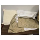 Queen Comforter Set with Decorative Pillow and Pillow Shams Queen Comforter Set with Decorative Pillow and Pillow Shams