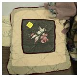 Queen Size Bedding Set with Decorative Pillow and Grand Patrician Museum Collection Blanket Queen Size Bedding Set with Decorative Pillow and Grand Patrician Museum Collection Blanket