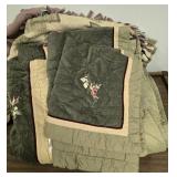 Queen Size Bedding Set with Decorative Pillow and Grand Patrician Museum Collection Blanket Queen Size Bedding Set with Decorative Pillow and Grand Patrician Museum Collection Blanket