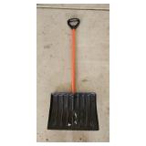 Set of 3 Snow Shovels and Pushers Assorted Styles Set of 3 Snow Shovels and Pushers Assorted Styles