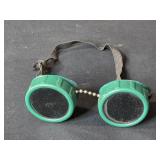 Vintage Green Plastic Protective Welding Goggles Vintage Green Plastic Protective Welding Goggles