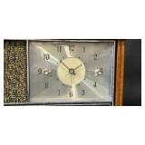 RCA RZS 492F Vintage Wood Tabletop Clock Radio RCA RZS 492F Vintage Wood Tabletop Clock Radio