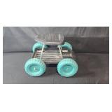Garden Rolling Work Seat with Plastic Frame and Green Wheels Garden Rolling Work Seat with Plastic Frame and Green Wheels