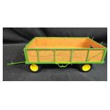 John Deere Precision Classics 1/16 The Barge Wagon Collector Model with Accessories and Box John Deere Precision Classics 1/16 The Barge Wagon Collector Model with Accessories and Box