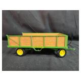 John Deere Precision Classics 1/16 The Barge Wagon Collector Model with Accessories and Box John Deere Precision Classics 1/16 The Barge Wagon Collector Model with Accessories and Box