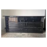 Black 6-Drawer MCM Dresser with Modern Gloss Finish Black 6-Drawer MCM Dresser with Modern Gloss Finish