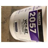 ROBERTS 4 Gal. (16 qt.) 24 Hour Dry Time Vinyl Composition Tile Floor Adhesive in Creamy Tan Customer Returns See Pictures