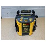 EverStart Maxx J5CPDE 1400 Peak Amps Jump Starter, Power Station, 500W Inverter, 120 PSI Compressor