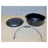 Lodge Cast Iron 9 Quart Seasoned Cast Iron Camp Dutch Oven With Bail Handle