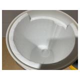 Frabill Aqua-Life Bait Station with Aerator