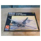 3 Ertl AMT Airplane Model Kits 3 Ertl AMT Airplane Model Kits