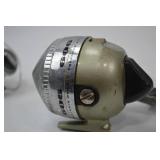Lot of 5 Fishing Reels - South Bend, Abu Garcia, Zebco, Others Lot of 5 Fishing Reels - South Bend, Abu Garcia, Zebco, Others