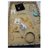 Fashion Jewelry Lot - Necklaces, Bracelets, Brooches, Earrings, Pins Fashion Jewelry Lot - Necklaces, Bracelets, Brooches, Earrings, Pins
