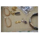 Fashion Jewelry Lot - Necklaces, Bracelets, Brooches, Earrings, Pins Fashion Jewelry Lot - Necklaces, Bracelets, Brooches, Earrings, Pins