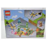 LEGO Minecraft The Guardian Battle 21180 - 255 pcs Building Set (New) LEGO Minecraft The Guardian Battle 21180 - 255 pcs Building Set (New)