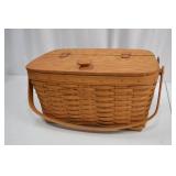 Longaberger Handwoven Picnic Basket with Lid 15 in Longaberger Handwoven Picnic Basket with Lid 15 in
