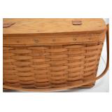Longaberger Handwoven Picnic Basket with Lid 15 in Longaberger Handwoven Picnic Basket with Lid 15 in