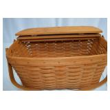 Longaberger Handwoven Picnic Basket with Lid 15 in Longaberger Handwoven Picnic Basket with Lid 15 in