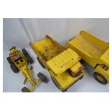 Vintage Tonka construction toy trucks and grader trio Vintage Tonka construction toy trucks and grader trio