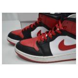 Nike Air Jordan 1 Mid Black/Red/White Size 10.5 Nike Air Jordan 1 Mid Black/Red/White Size 10.5
