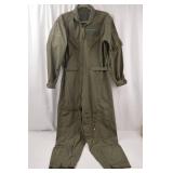 Minnesota Vikings XL T-Shirt and Olive Green Flight Suit Bundle Minnesota Vikings XL T-Shirt and Olive Green Flight Suit Bundle